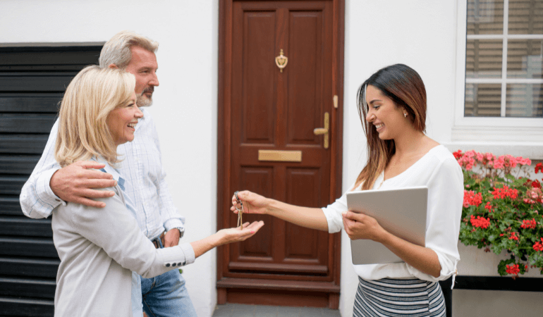 Vender imóveis para diferentes gerações envolve compreender as diferenças entre baby boomers, geração X, millennials e agora, mais recentemente, geração Z.